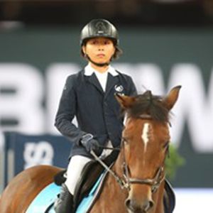 李依桦